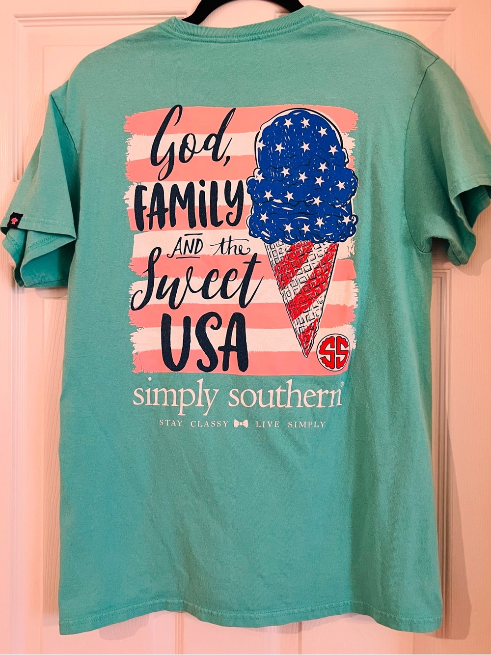 Simply Southern Size M, Cotton "God, Family and the Sweet USA" Teal Graphic Tee